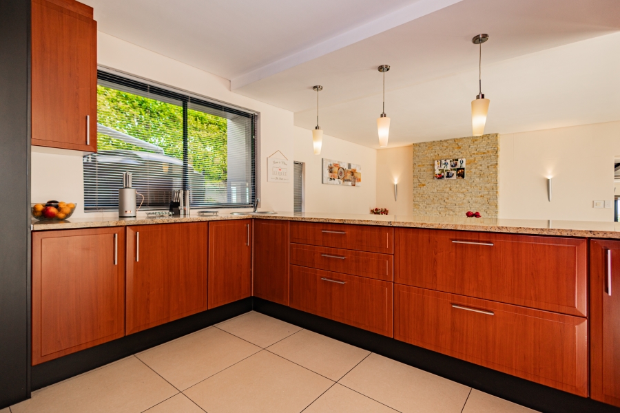 6 Bedroom Property for Sale in Baronetcy Estate Western Cape